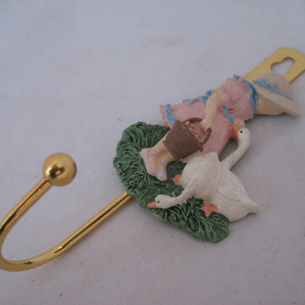 AVON Country Girl Goose Duck Ducks Animal Animals WALL HANGER HANGERS Hanging METAL HOOK HOOKS Towel Twoels Pot Holder Holders Kitchen Bed Bath Home Decors Decorations