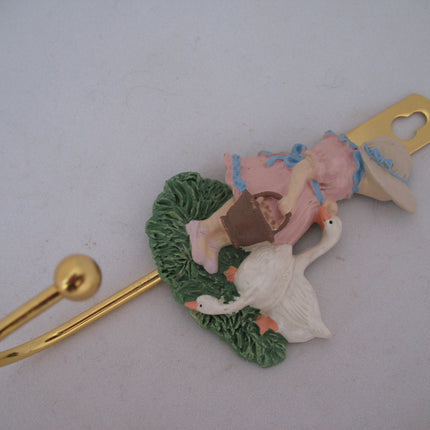 NEW NIB AVON Country Girl Goose WALL HANGER Hanging METAL HOOK HOOKS Towel Pot Holder Kitchen Bed Bath