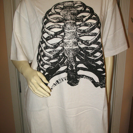 NEW OLD NAVY Mens Womens T-Shirts Tshirts Shirts T-shirt Shirt Tshirt WHITE and BLACK SKELETON SKELETONS BONE BONES Halloween Wear Graphic Prints Printed SHORT SLEEVE T-SHIRT size XXL casual clothes clothing men women man woman