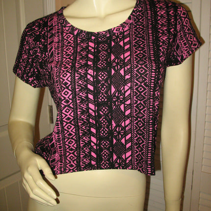 New Womens Crop Top Cropped Tops T-Shirt Tee Tee Blouse Short Sleeve Multicolor Pink Black Tribal Ethnic Pattern Print High And Low Tops Hi Lo size Medium