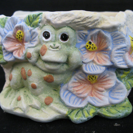NEW 3D Green FROG FLORAL FLOWERS Painted CERAMIC Trinket Display BOX CONTAINER