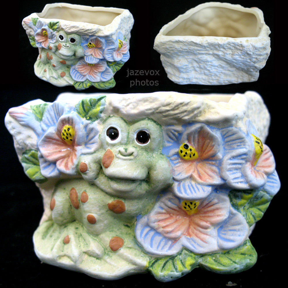NEW 3D Green FROG FLORAL FLOWERS Painted CERAMIC Trinket Display BOX CONTAINER