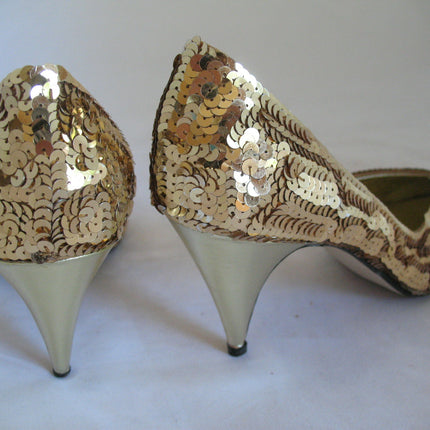 J.RENEE New With Defect Womens Metallic Yellow Gold Sequin Shoes 3in High Heels Sequins Upper Women's Ladies Classics Pumps Size 6M 6 M
