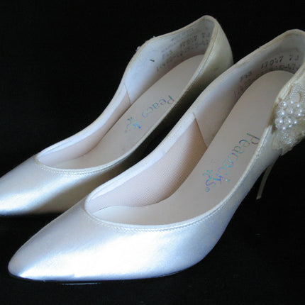 New Vintage Y2K 90s Peacocks Womens Pump Shoes High Heels Made USA Cream White