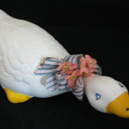 VINTAGE WHITE Yellow Ceramic Plaster DUCK GOOSE GEESE Animal FIGURINE Home Decor