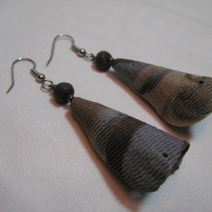 VIntage Painted Natural Ocean SEA SHELLS Seashells Cone DANGLING DANGLE Hook EARRINGS Set