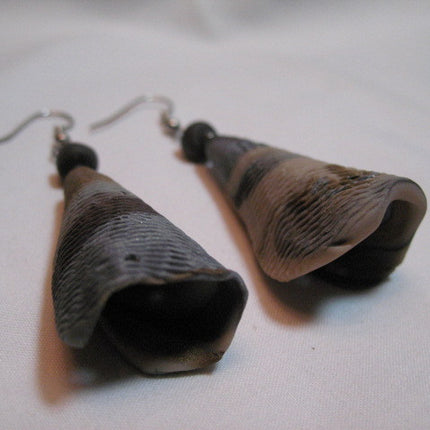 VIntage Painted Natural Ocean SEA SHELLS Seashells Cone DANGLING DANGLE Hook EARRINGS Set