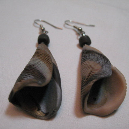 VIntage Painted Natural Ocean SEA SHELLS Seashells Cone DANGLING DANGLE Hook EARRINGS Set