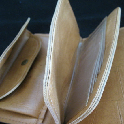 Women Beige LEATHER Check Money Cash ID Photo WALLET PURSE CASE