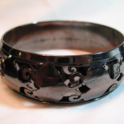 NEW Womens Jewelries Silver Black Dark Gray Grey CARVED METAL Tin Metallic BANGLE BRACELET BRACELETS