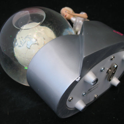 NEW AVON BLONDE BARBIE 2000 Mattel MILLENNIUM Music MUSICAL SNOWGLOBE Glass BALL