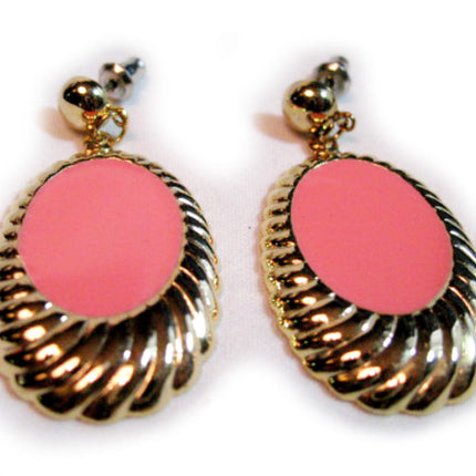 VINTAGE Shell Pattern OBLONG Gold Tone METAL Enamel Womans Dangling EARRINGS Set