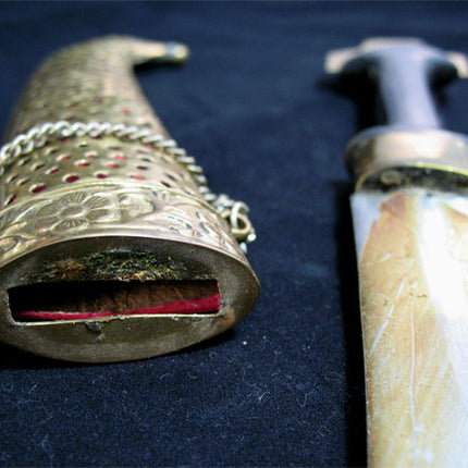 VINTAGE OLD KNIFE DAGGER INDIA CURVE BLADE Carve Brass CASE Estate Sale